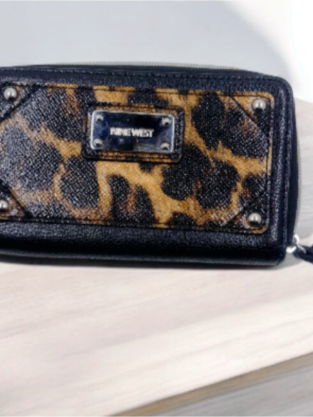 Women’s Nine West Zip Around Animal Print Clutch Wallet Silver Accents EUC